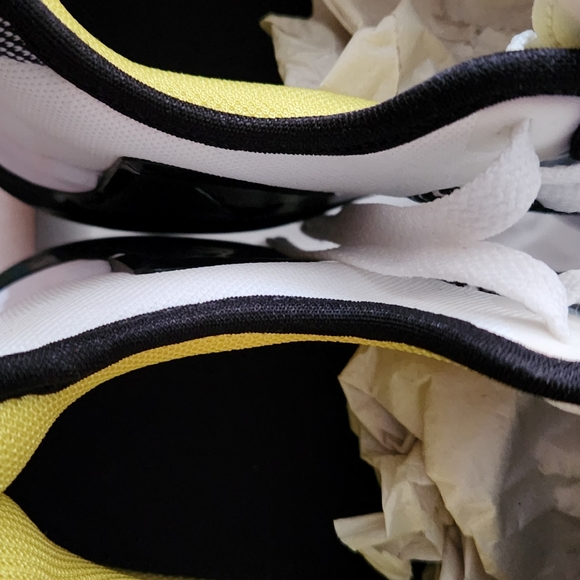 Nike - Picture 13 of 16